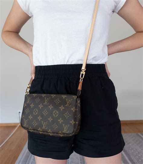 louis vuitton pochette crossbody strap|Louis Vuitton monogram pochette crossbody.